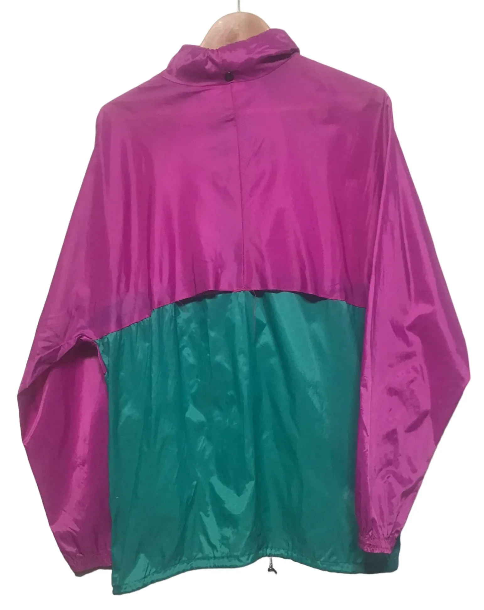 Avventura Rain Jacket with Hood and Zip Pockets (Size L)