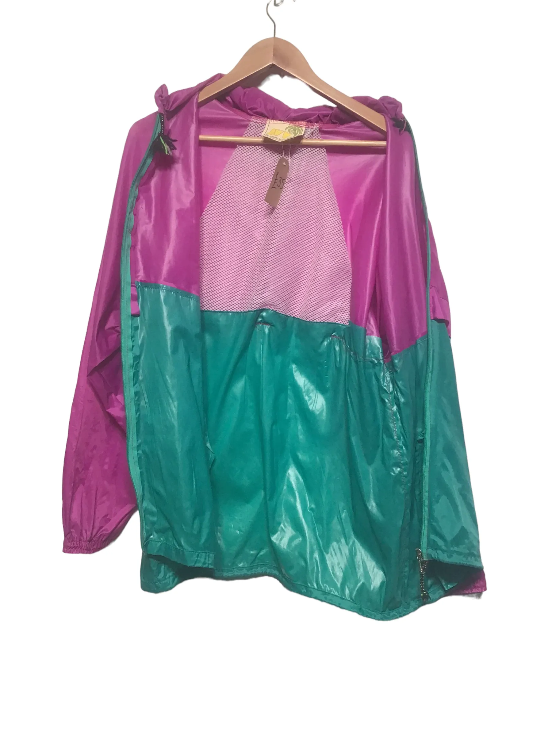 Avventura Rain Jacket with Hood and Zip Pockets (Size L)